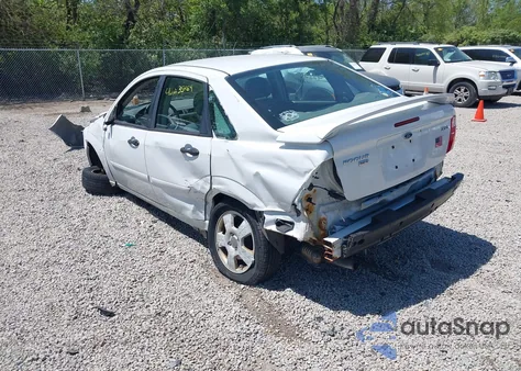 2005 Ford Focus Zx4 из США, поврежденный, VIN 1FAFP34NX5W269260